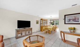 93 Burnham St, Berlin, CT 06037