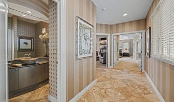 520 Bristol Dr, Aurora, OH 44202