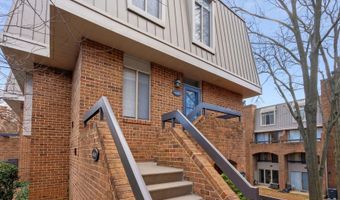 642 15TH St S 2, Arlington, VA 22202
