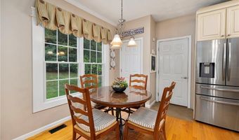 212 Orchard Woods Dr, North Kingstown, RI 02874