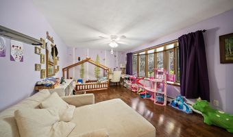 101 Horace Greeley Rd, Amherst, NH 03031