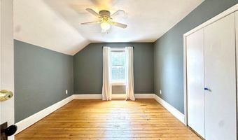 91 Van Zandt Ave, Newport, RI 02840