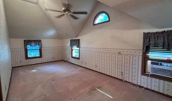 709 N St, Aurora, NE 68818