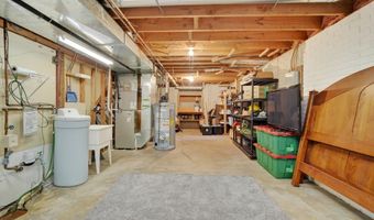 1235 Bentwood Ct, Altoona, IA 50009