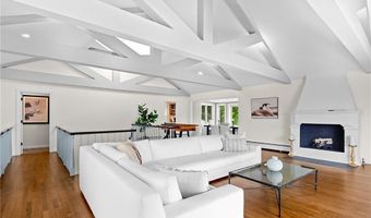 1 Harbor View Dr, Newport, RI 02840