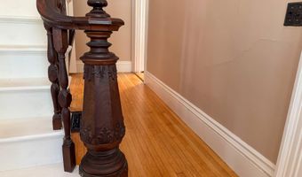 81 Parkview Ave, Bangor, ME 04401