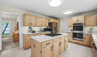 1661 Kensington Dr, Algonquin, IL 60102