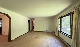 15 Bear Mountain Rd, Danbury, CT 06811