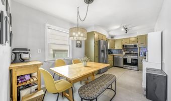 12 PAVONIA Ct 1, Bayonne, NJ 07002