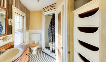 24 Hadwen Rd, Worcester, MA 01602