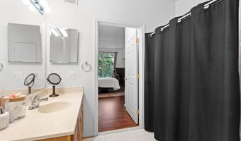 15616 EVERGLADE Ln 303, Bowie, MD 20716