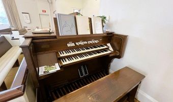 2 Howard St, Augusta, ME 04330