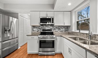 915 CYPRESS POINT Cir, Bowie, MD 20721