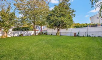 63 I U Willets Rd, Albertson, NY 11507