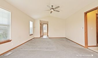 848 Timber Lake Dr, Antioch, IL 60002
