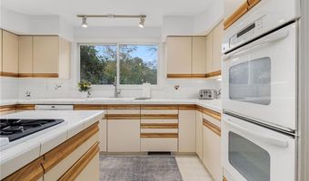 67 Daniel Dr, North Kingstown, RI 02852