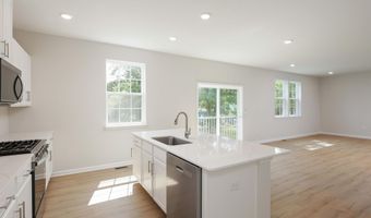 1 Dahlia Ct, Bayville, NJ 08721