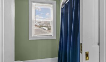 140 RIVER Dr, Appleton, WI 54915