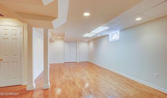 88 Vanderveer Dr, Basking Ridge, NJ 07920