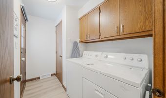 1820 W GLENDALE Ave, Appleton, WI 54914