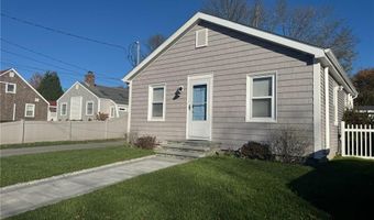 53 Center Ave, Middletown, RI 02842