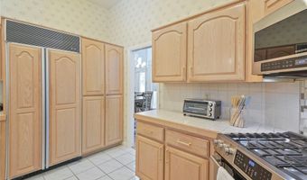 8275 Round Hills Cir, Las Vegas, NV 89113