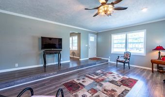 4506 Chateau Dr, Albany, GA 31721