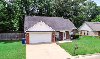 107 Acorn Ln, Batesville, MS 38606