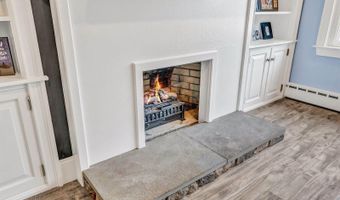 123 Mount Hope Ave, Bangor, ME 04401