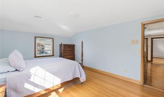 28 Hybrid Dr, Cranston, RI 02920