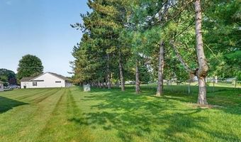 7774 E Ridge Dr, Almont, MI 48003