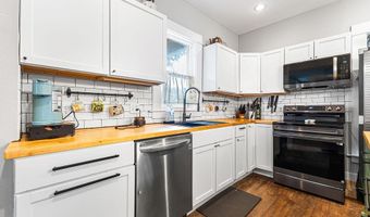 1016 N 10th St, Atchison, KS 66002