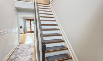 19 W Dolphin Cir W, Bayville, NJ 08721