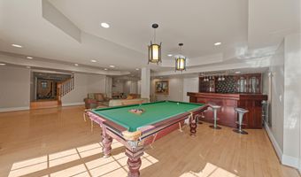 2086 Autumn Hill Dr, Ann Arbor, MI 48103