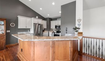 904 Eagle Creek Blvd SW, Altoona, IA 50009