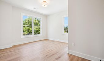 10033 CLUE Dr, Bethesda, MD 20817