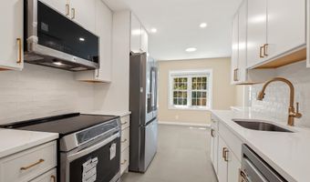7602 WESTLAKE Ter 19, Bethesda, MD 20817