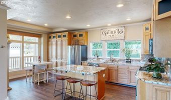 98129 E HOFFELDT Ln, Brookings, OR 97415