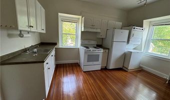 26 Ayrault St 3, Newport, RI 02840