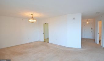 1300 CRYSTAL Dr 703S, Arlington, VA 22202