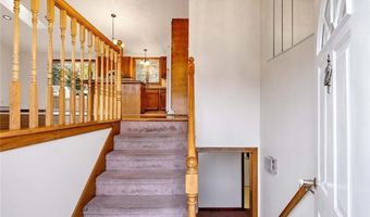 1 Pat Dr, Lincoln, RI 02865