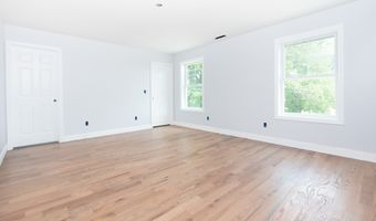 70 Northfield Dr, Bridgeport, CT 06606