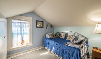 830 DIVISION St SE, Bandon, OR 97411