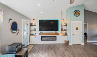 40 Knoll Crest Dr, Bangor, ME 04401