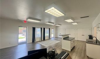 512 SW B St 10/12, Bentonville, AR 72712
