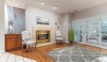 85 Sheep Farm Dr, East Greenwich, RI 02818