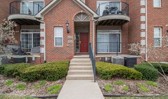 222 W Oakbrook Dr, Ann Arbor, MI 48103