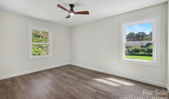 5324 Cheval Pl, Charlotte, NC 28205