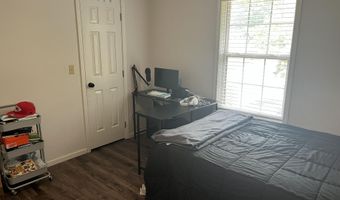 829 Rosemary Ave, Aurora, MO 65605