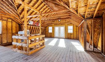 9 Snug Harbor Rd, Belgrade, ME 04917